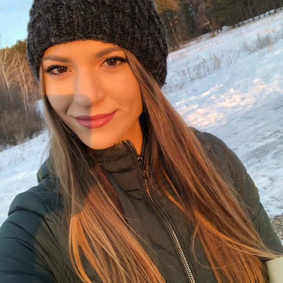 Meet your Posher, Talia - Picture 2 of 2